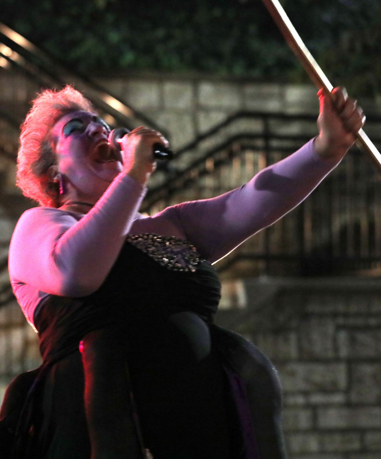 Laura Hillerman wins cackle contest